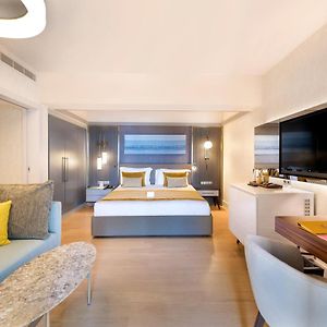 Queen Family Suite